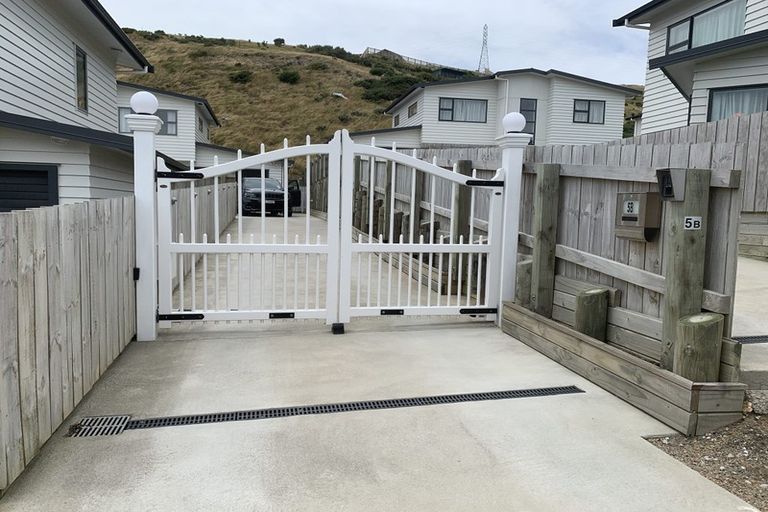 Photo of property in 5b Sandino Place, Grenada Village, Wellington, 6037