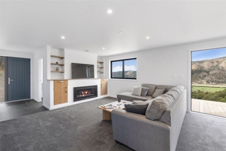 Photo of property in 1331a Coast Road, Wainuiomata Coast, Wainuiomata, 5373