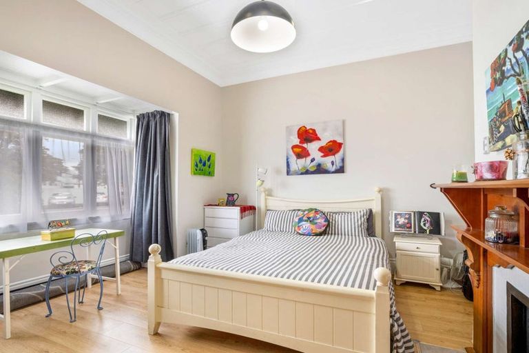 Photo of property in 11 Carow Street, Palmerston North, 4410