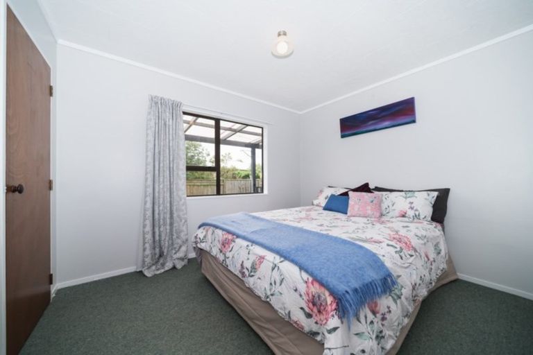 Photo of property in 33 Kowhai Street, Tokomaru, Palmerston North, 4474