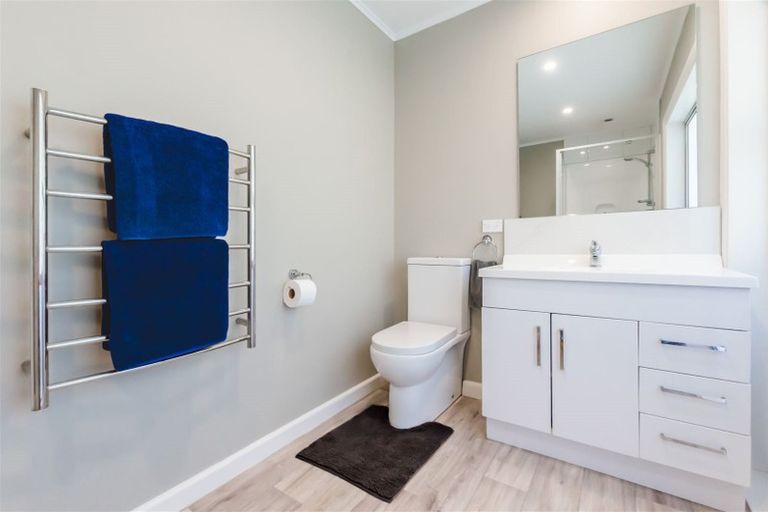 Photo of property in 10 Horomona Road, Paekakariki, 5034