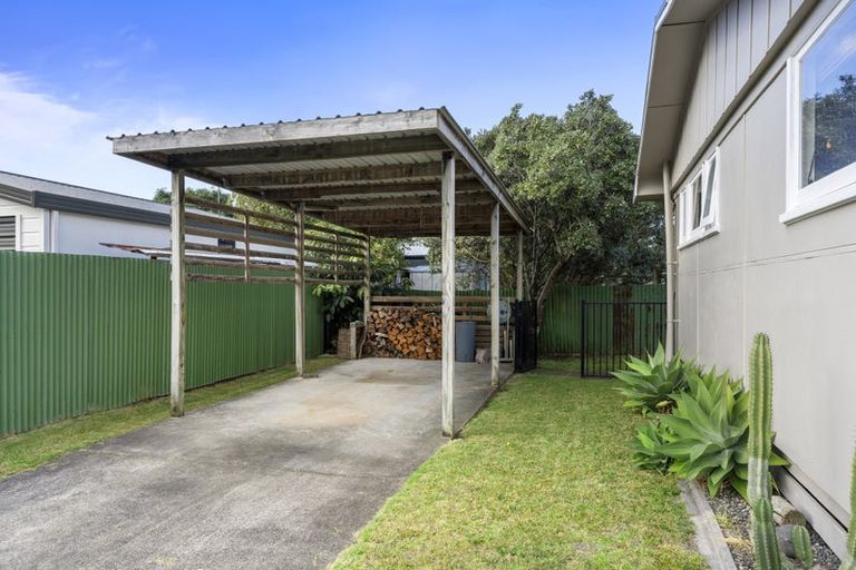 Photo of property in 102 Ruru Street, Whangamata, 3620