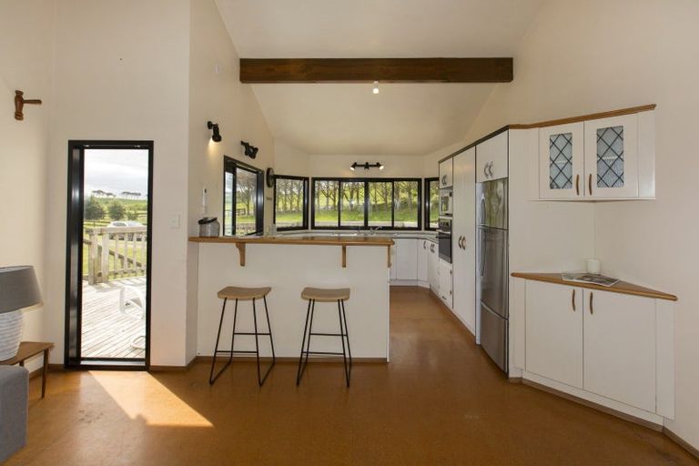 Photo of property in 106 Rehutai Road, Baylys Beach, Dargaville, 0377