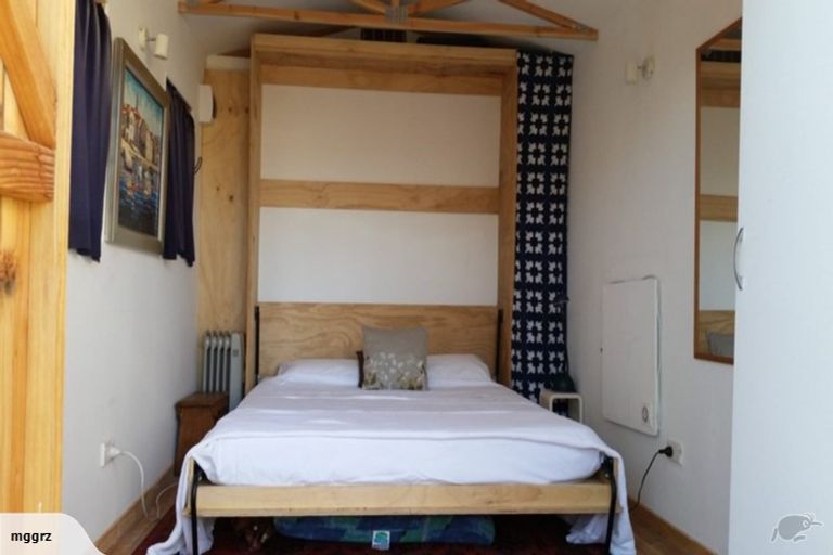 Photo of property in 1/4 Tawa Road, Te Atatu Peninsula, Auckland, 0610