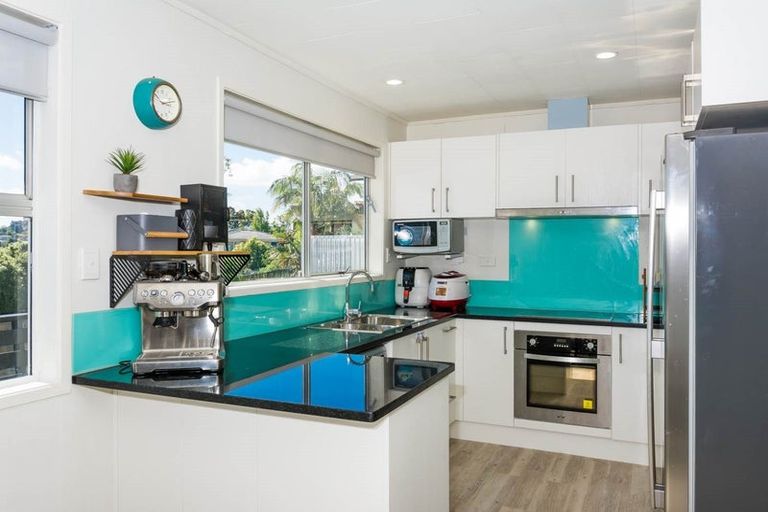 Photo of property in 47 Cockayne Crescent, Sunnynook, Auckland, 0620