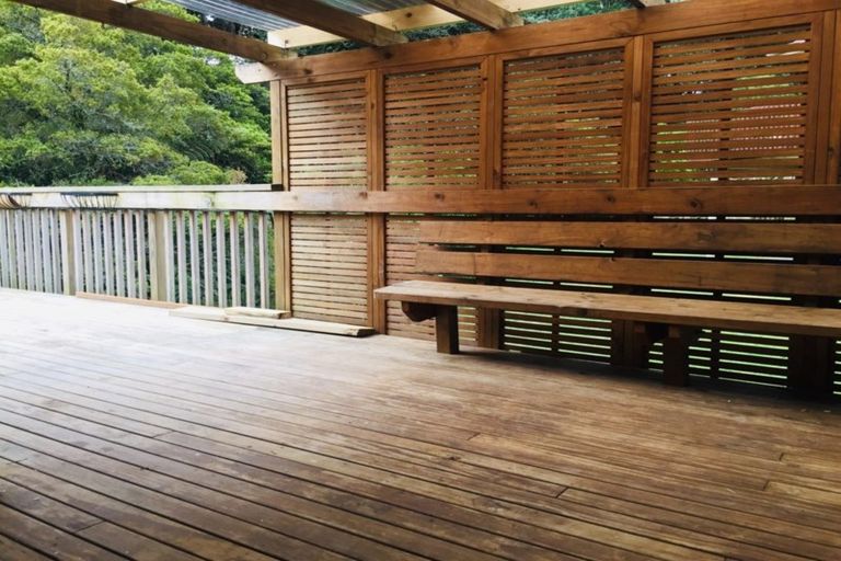 Photo of property in 11 Idesia Place, Totara Heights, Auckland, 2105