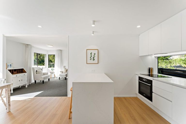 Photo of property in 14 Awaruku Road, Torbay, Auckland, 0630