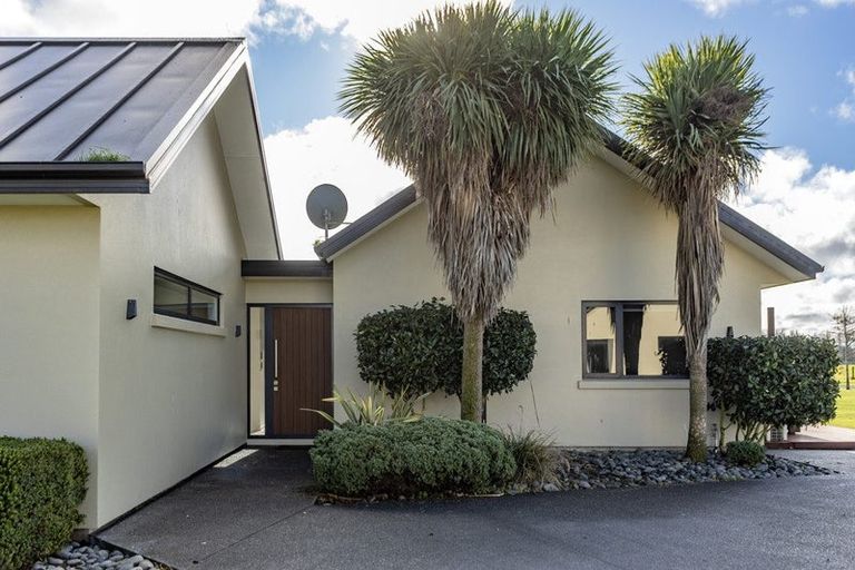 Photo of property in 585 Coutts Island Road, Coutts Island, Christchurch, 7670