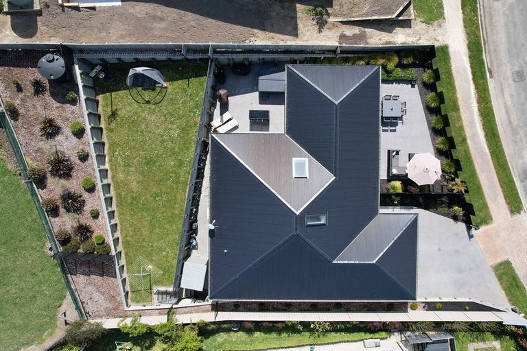 Photo of property in 19 Grove Avenue, Weston, Oamaru, 9401