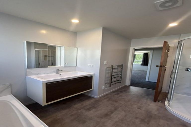 Photo of property in 135 Queenspark Drive, Parklands, Christchurch, 8083