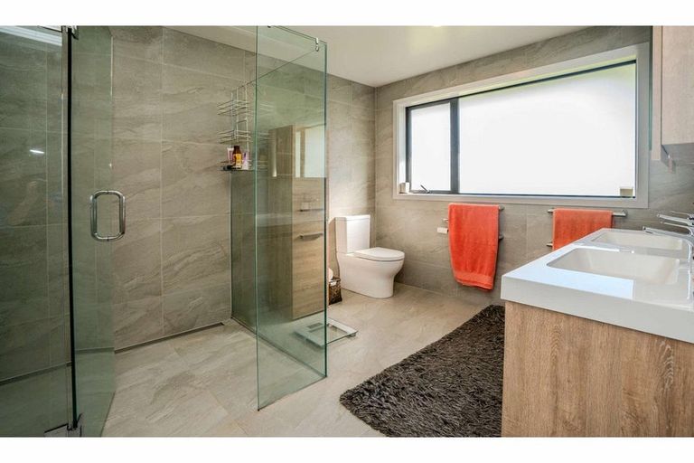 Photo of property in 1 Fernbird Grove, Kerikeri, 0294