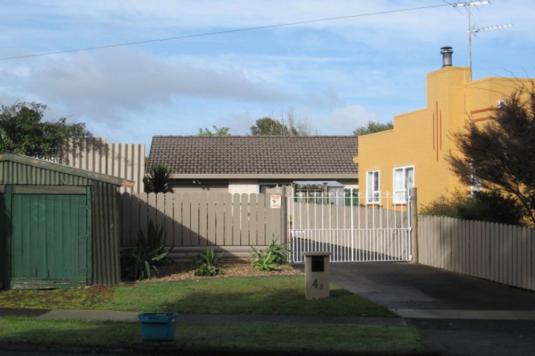 Photo of property in 2/4 South Street, Papakura, 2110