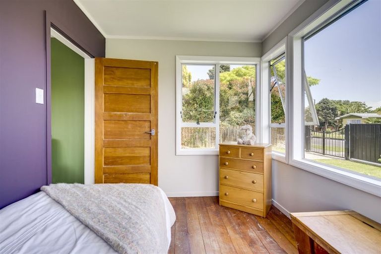 Photo of property in 2 Barton Avenue, Marewa, Napier, 4110