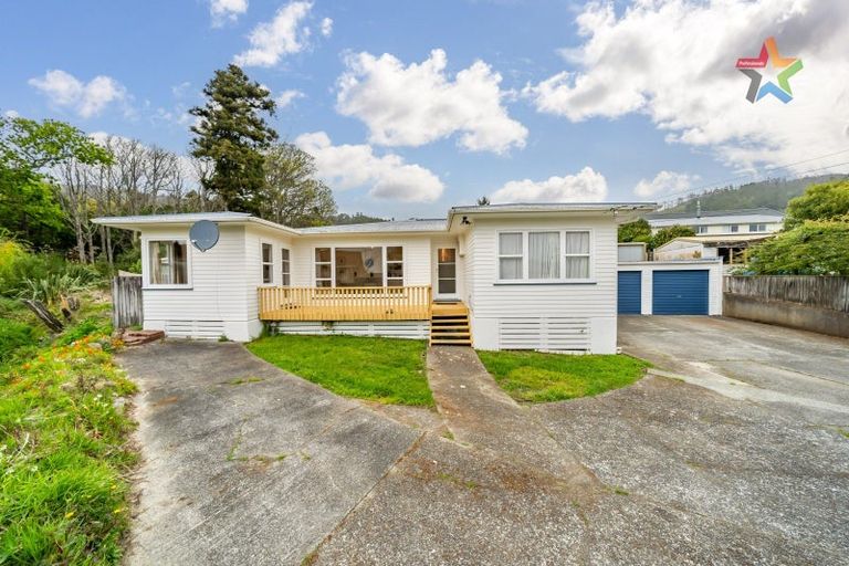 Photo of property in 385 Stokes Valley Road, Stokes Valley, Lower Hutt, 5019