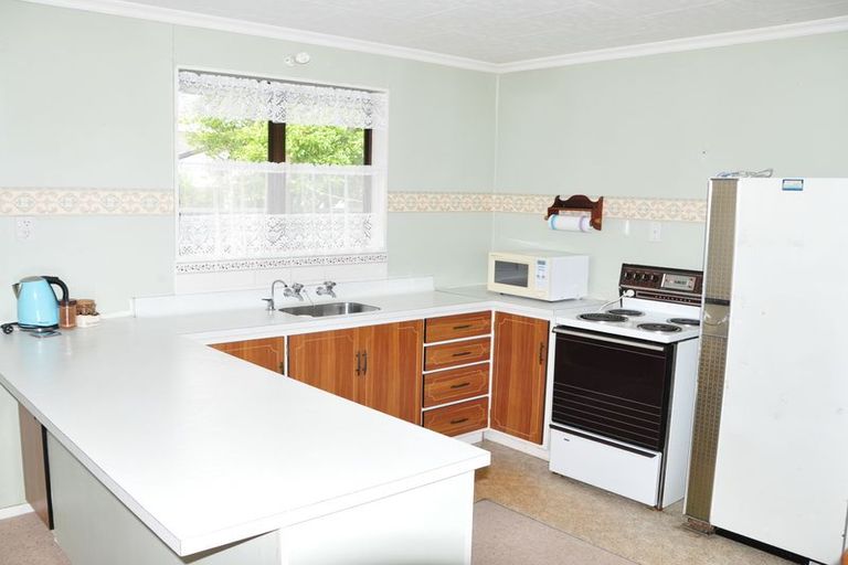 Photo of property in 83 Shamrock Street, Takaro, Palmerston North, 4412