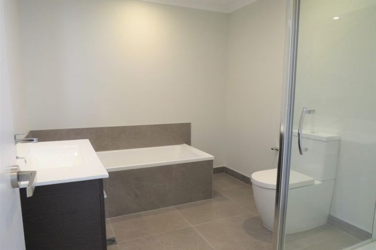 Photo of property in 21 Wai Place, One Tree Point, 0118