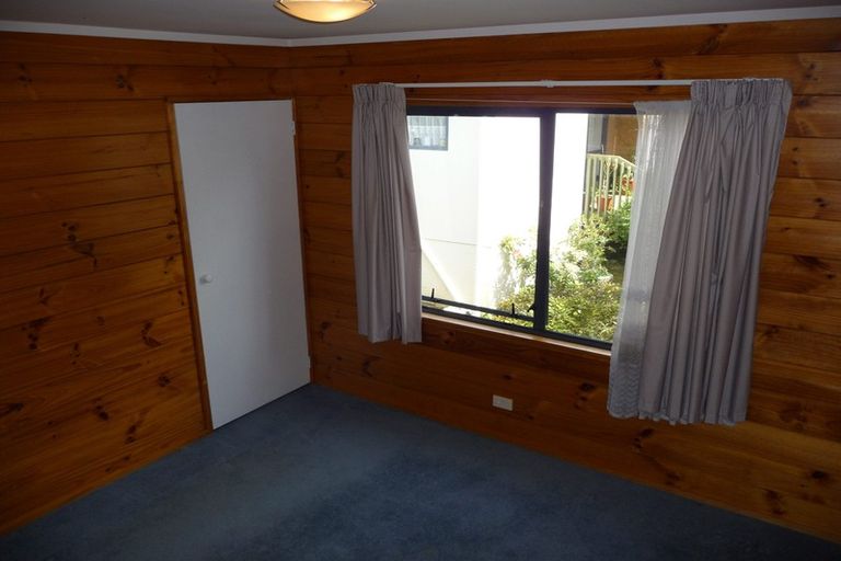 Photo of property in 361a Glenfield Road, Glenfield, Auckland, 0629