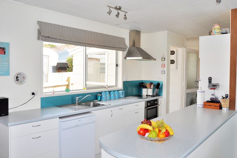 Photo of property in 21 Snells Beach Road, Snells Beach, 0920