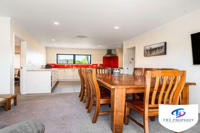 Photo of property in 563 Great South Road, Rosehill, Papakura, 2113