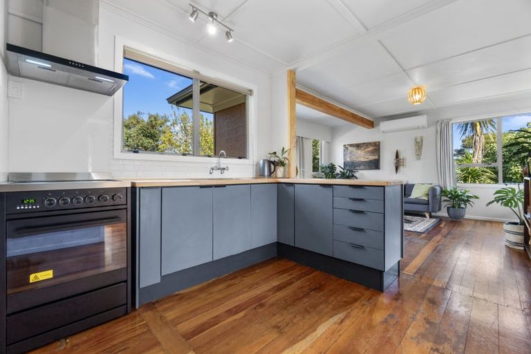 Photo of property in 6 Tutchen Avenue, Raglan, 3225