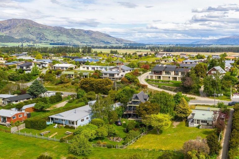 Photo of property in 66 Lakeview Terrace, Lake Hawea, Wanaka, 9382