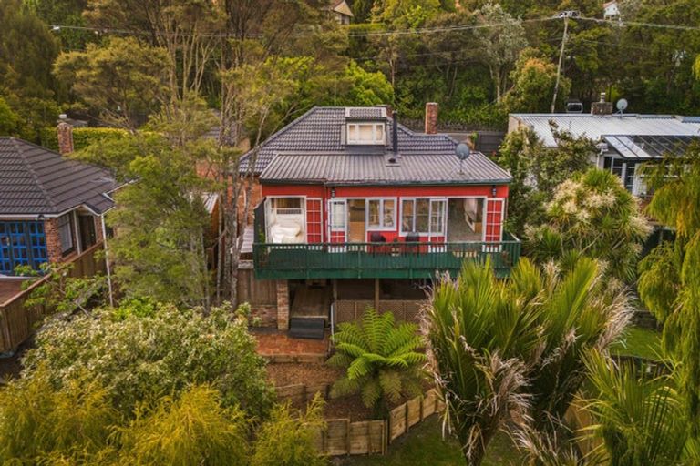 Photo of property in 236 Godley Road, Titirangi, Auckland, 0604