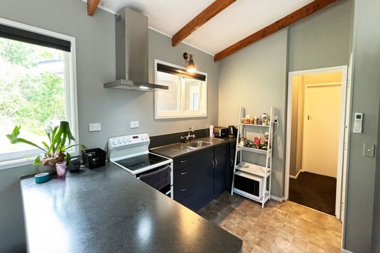 Photo of property in 11a Norana Road, Maoribank, Upper Hutt, 5018