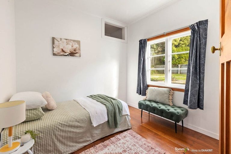 Photo of property in 6 Hathaway Avenue, Karori, Wellington, 6012