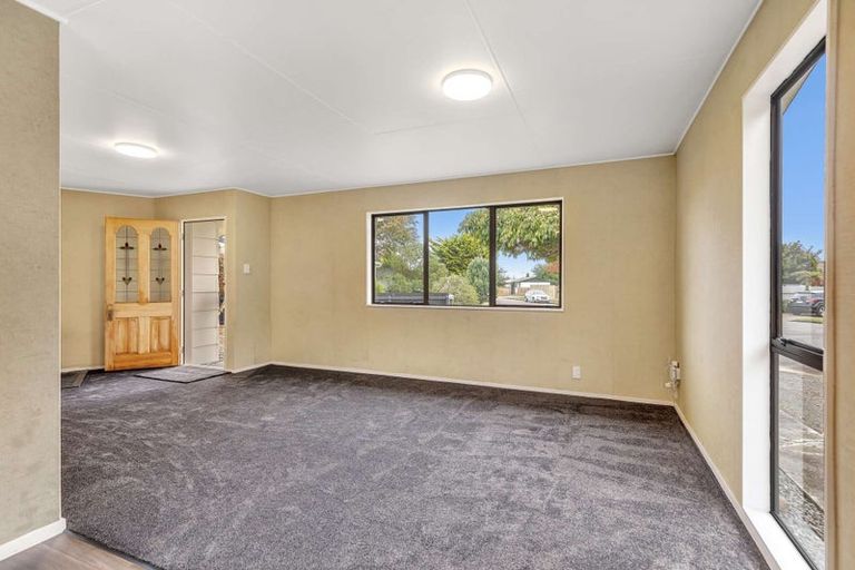 Photo of property in 6 Kirkcaldie Grove, Levin, 5510