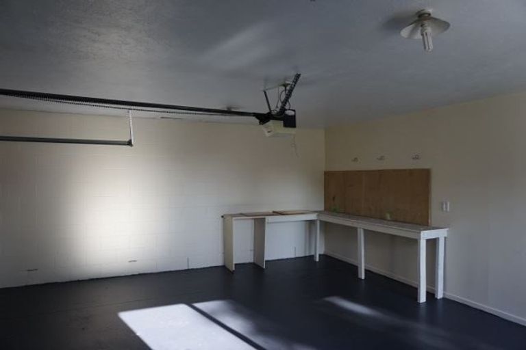 Photo of property in 3/2 Broadbent Street, Riccarton, Christchurch, 8041