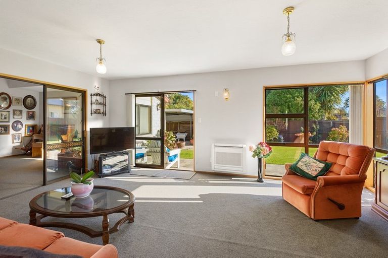 Photo of property in 121 Winters Road, Mairehau, Christchurch, 8052