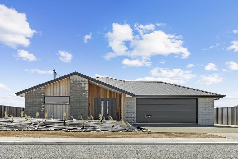 Photo of property in 25 Lakeland Avenue, Twizel, 7901