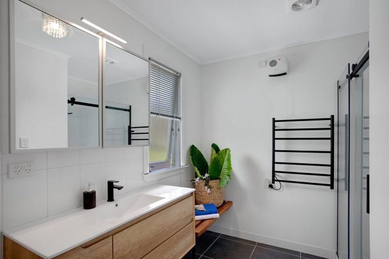 Photo of property in 42 Seaview Road, Paihia, 0200