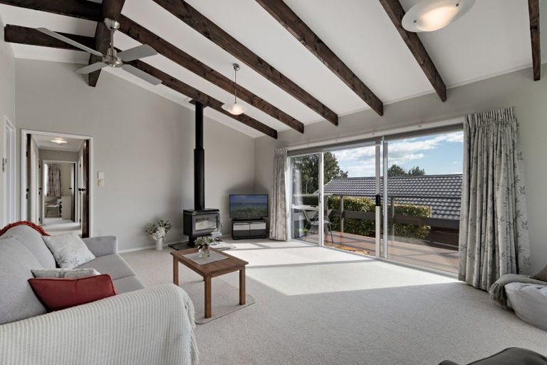 Photo of property in 33 Cumberland Crescent, Welcome Bay, Tauranga, 3112