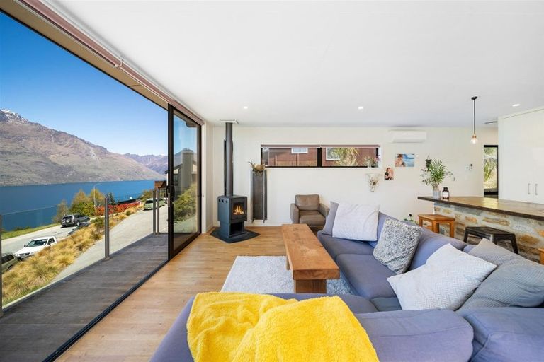 Photo of property in 45 Dart Place, Fernhill, Queenstown, 9300