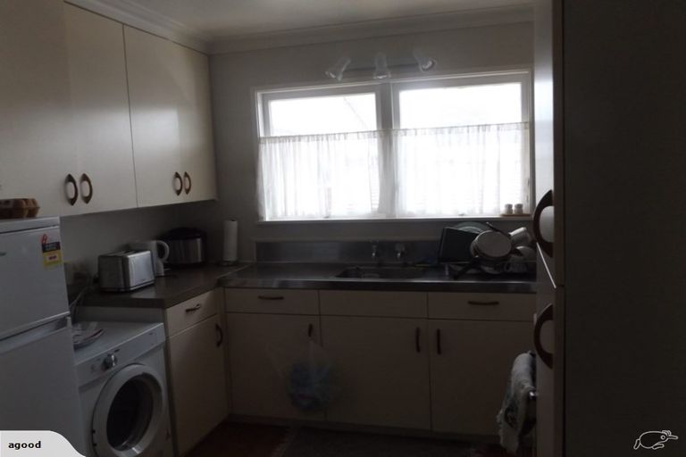 Photo of property in 2/7 Queen Street, Papakura, 2110