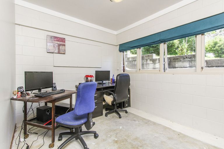 Photo of property in 201 Godley Road, Titirangi, Auckland, 0604