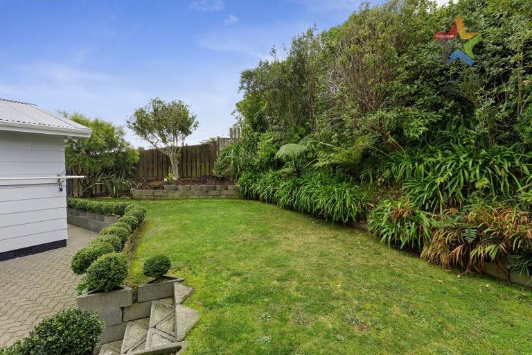 Photo of property in 27 Mossburn Grove, Kelson, Lower Hutt, 5010