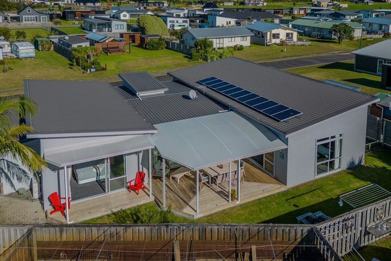Photo of property in 4 Hawk Hill Crescent, Cooks Beach, Whitianga, 3591