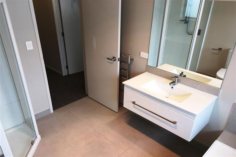 Photo of property in 35 Crabb Fields Lane, Riverhead, 0820