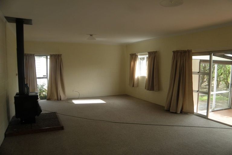 Photo of property in 16 Dale Road, Raumati South, Paraparaumu, 5032