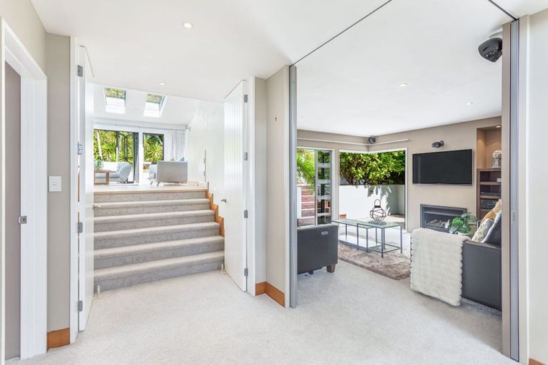 Photo of property in 40 Kittiwake Drive, Schnapper Rock, Auckland, 0632