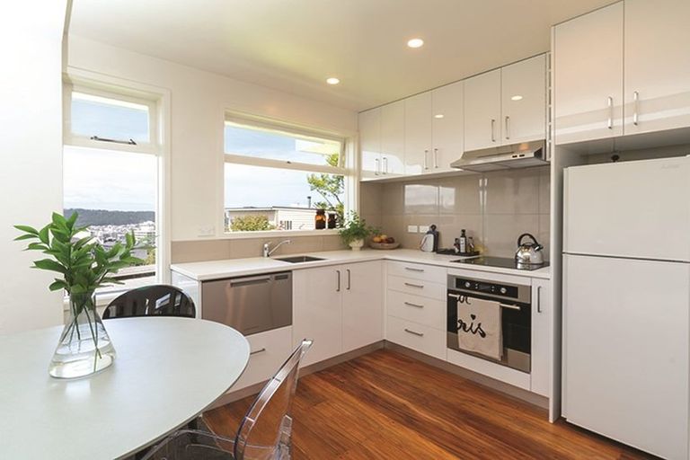 Photo of property in 27 Salamanca Road, Kelburn, Wellington, 6012