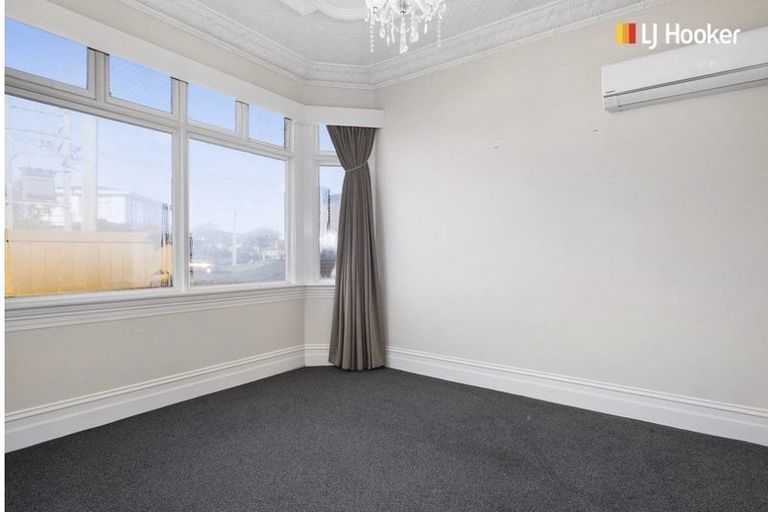 Photo of property in 74 Hargest Crescent, Saint Clair, Dunedin, 9012