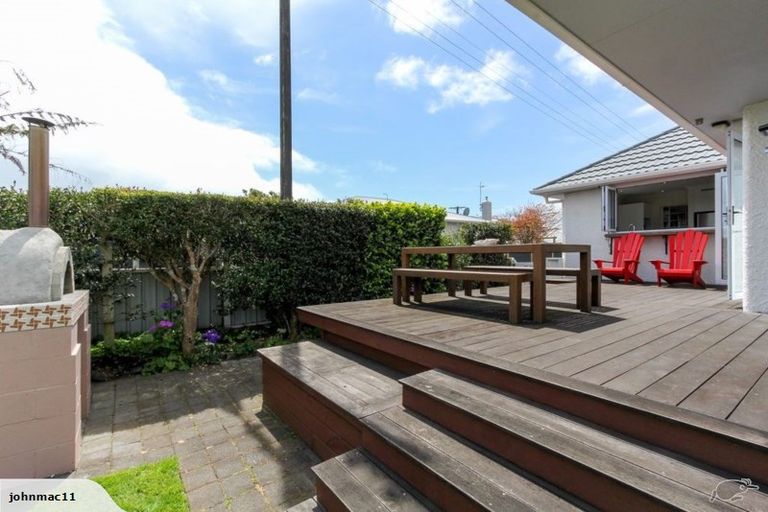 Photo of property in 30 Sackville Street, Fitzroy, New Plymouth, 4312