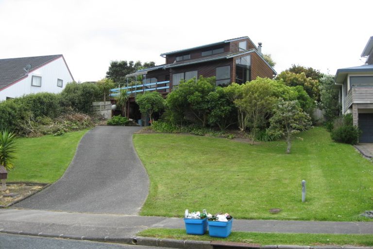 Photo of property in 17 Siesta Terrace, Gulf Harbour, Whangaparaoa, 0930