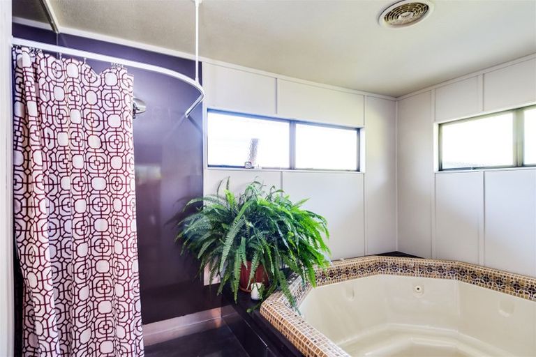 Photo of property in 54 Ngarimu Crescent, Taradale, Napier, 4112