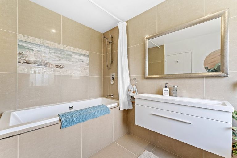 Photo of property in 51 Voyager Drive, Gulf Harbour, Whangaparaoa, 0930