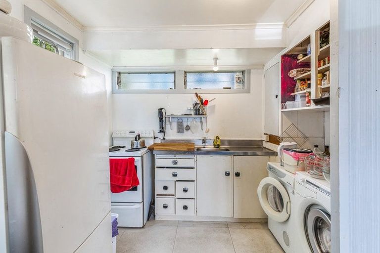 Photo of property in 85 Glengarry Road, Glen Eden, Auckland, 0602