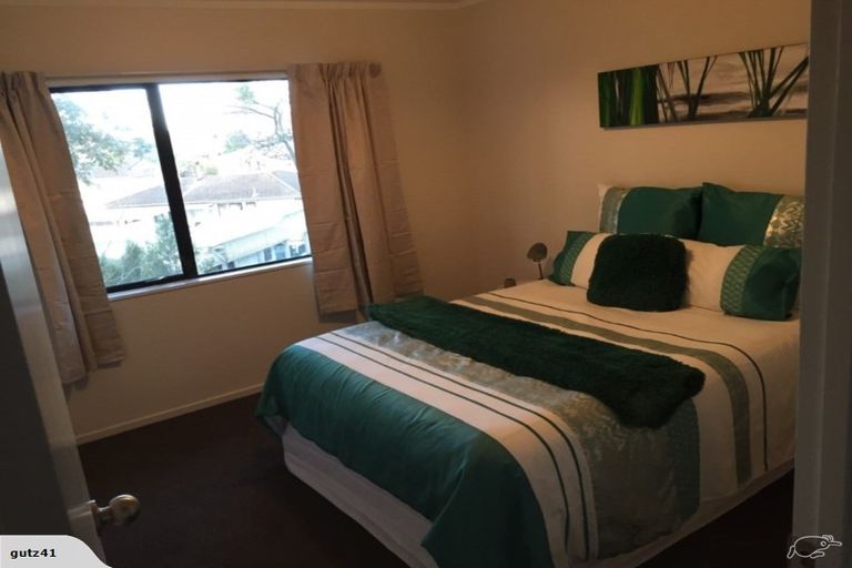 Photo of property in 5/10 Glen Road, Ranui, Auckland, 0612